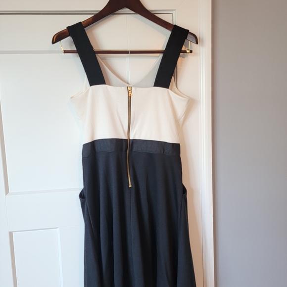 B and W. - Picture 6 of 7